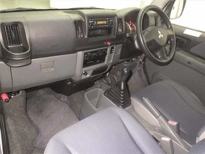 Mitsubishi Minicab Van