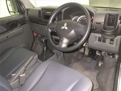 Mitsubishi Minicab Van