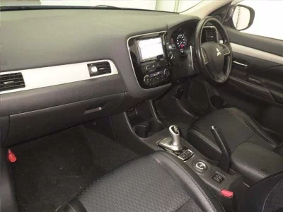 Mitsubishi OUTLANDER PHEV