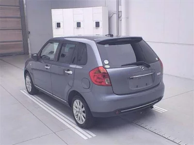 Mazda Verisa