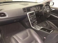 Volvo V60 лот № 70311 оценка 4  с аукциона в Японии 3