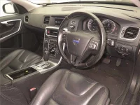 Volvo V60 лот № 70311 оценка 4  с аукциона в Японии 2