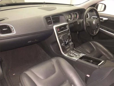 Volvo V60  с аукциона в Японии