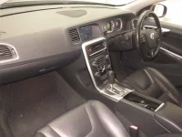 Volvo V60 лот № 60353 оценка 4  с аукциона в Японии 3