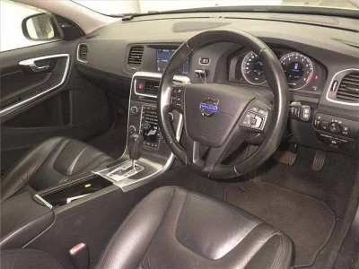 Volvo V60  с аукциона в Японии