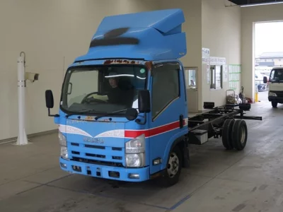 Isuzu ELF