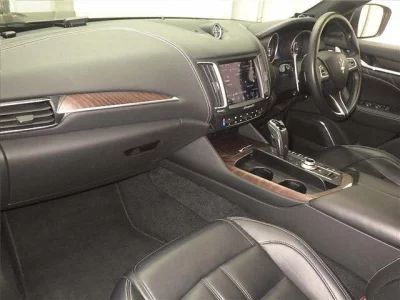 Maserati LEVANTE  с аукциона в Японии