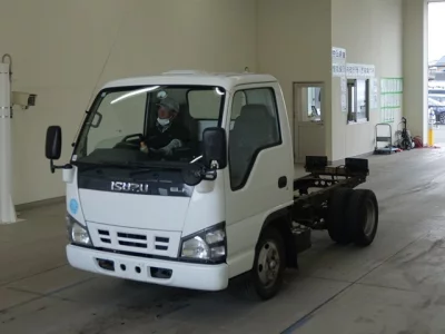Isuzu ELF