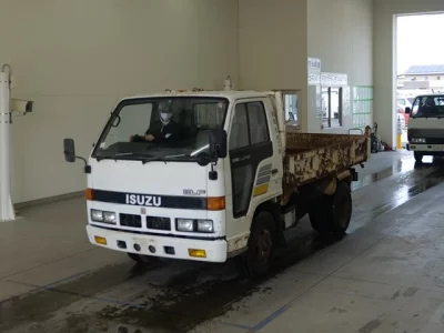 Isuzu ELF TRUCK