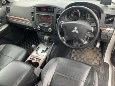 Mitsubishi PAJERO  с аукциона в Японии