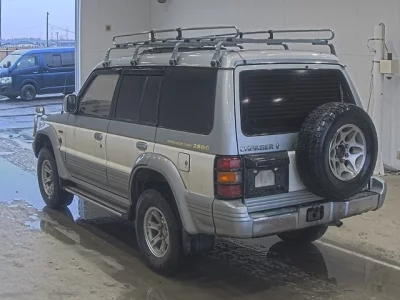 Mitsubishi PAJERO  с аукциона в Японии