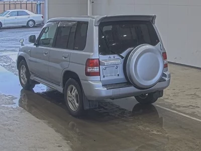 Mitsubishi Pajero iO
