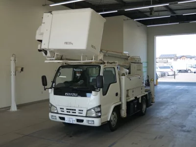Isuzu ELF