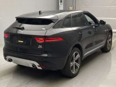 Jaguar F-PACE  с аукциона в Японии