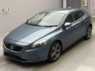 Volvo V40  с аукциона в Японии