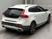 Volvo V40 лот № 5002 оценка 3.5  с аукциона в Японии 1
