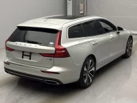 Volvo V60 лот № 5059 оценка 4  с аукциона в Японии 1