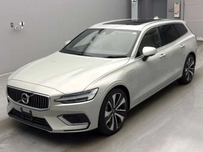 Volvo V60  с аукциона в Японии