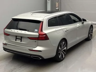 Volvo V60  с аукциона в Японии