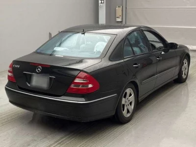 Mercedes-Benz E CLASS  с аукциона в Японии
