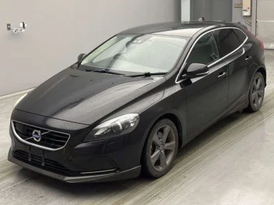 Volvo V40  с аукциона в Японии