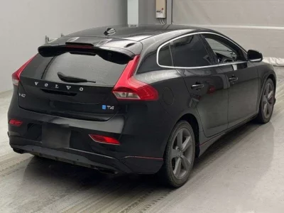 Volvo V40  с аукциона в Японии