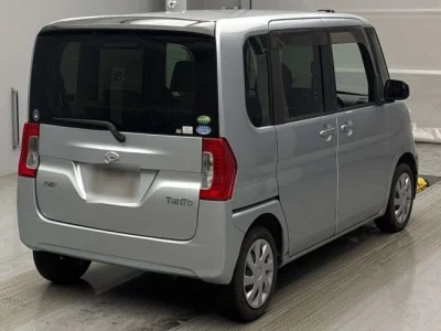 Daihatsu TANTO  с аукциона в Японии
