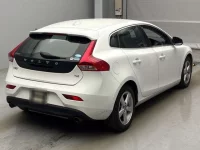 Volvo V40 лот № 5102 оценка 3.5  с аукциона в Японии 1