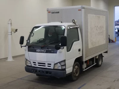Isuzu ELF