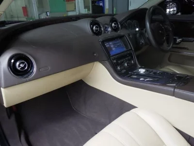 Jaguar XJ SERIES  с аукциона в Японии