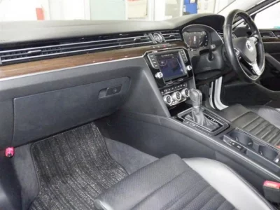 Volkswagen PASSAT VARIANT  с аукциона в Японии