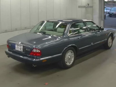 Jaguar XJ