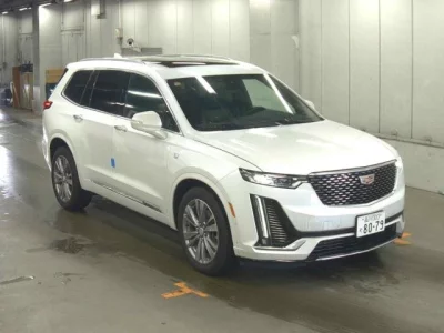 GM CADILLAC XT6  с аукциона в Японии