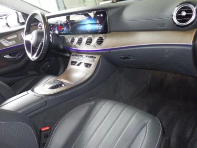 Mercedes-Benz E CLASS  с аукциона в Японии