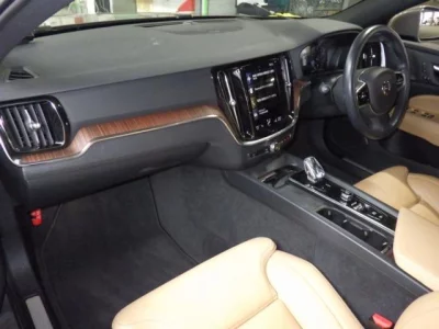 Volvo V60  с аукциона в Японии