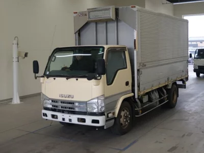 Isuzu ELF
