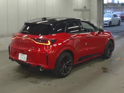 Lexus LBX  с аукциона в Японии