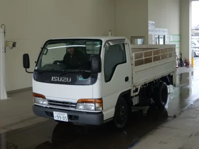 Isuzu ELF