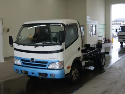 Hino DUTRO  с аукциона в Японии
