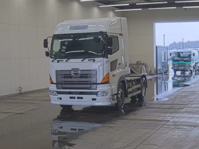 Hino TRUCK