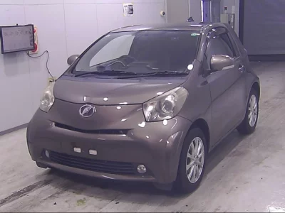Toyota iQ