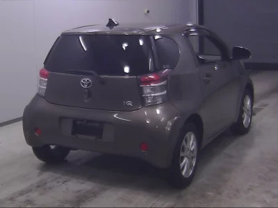 Toyota iQ