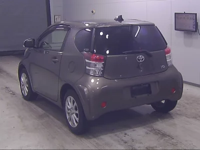 Toyota iQ