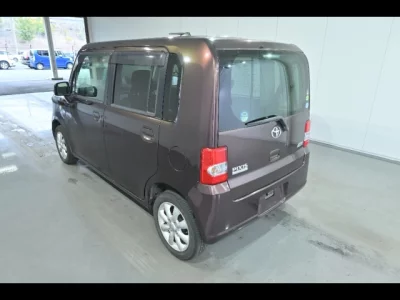 Toyota PIXIS SPACE  с аукциона в Японии