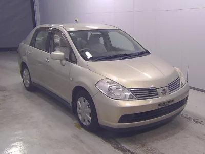 Nissan TIIDA LATIO  с аукциона в Японии