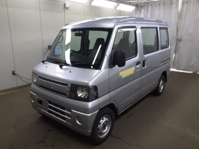 Mitsubishi Minicab Van