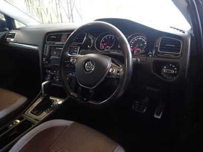 Volkswagen GOLF VARIANT