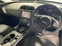 Jaguar XE лот № 32015 оценка 4  с аукциона в Японии 2