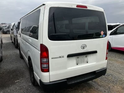 Toyota RegiusAce