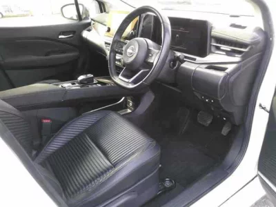 Nissan Aura